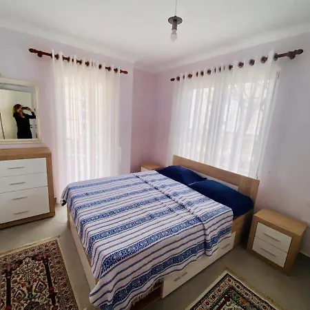 Sunset Apartment *